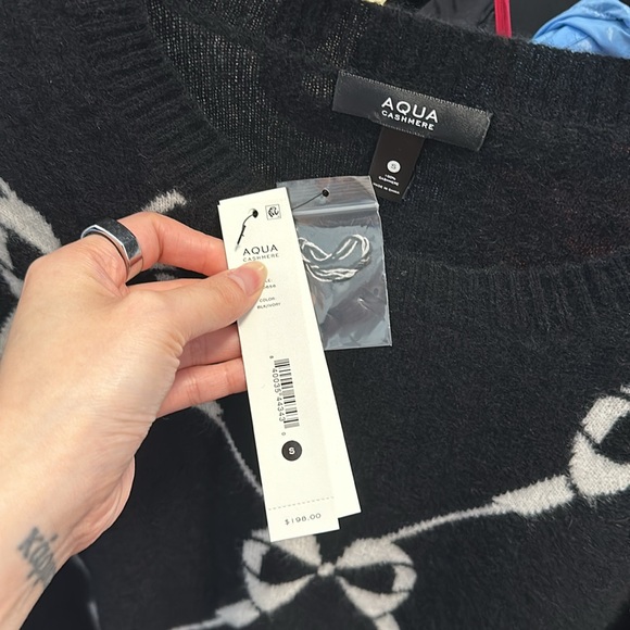 Aqua 100% Cashmere Black Sweater with Bows size small - NWT MSRP $198 - Picture 5 of 6